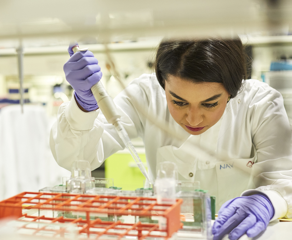 Navneet Bhogal in a BHF lab 