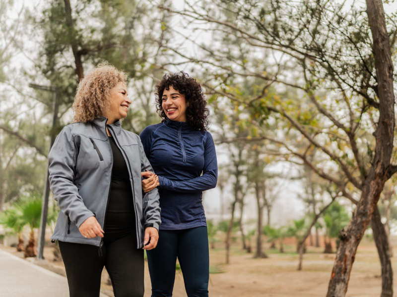 2 ladies chatting (sharing stories)
