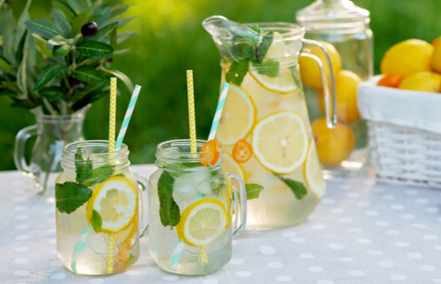 Non-alcoholic fruit cocktails