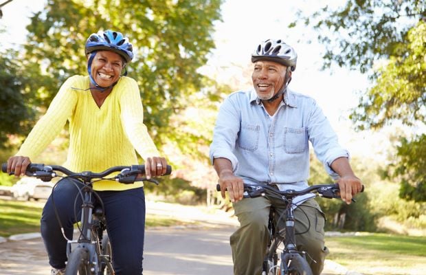 couple cycling