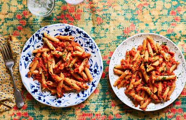 Nutrition information of the roasted tomato and red pepper pasta sauce recipe