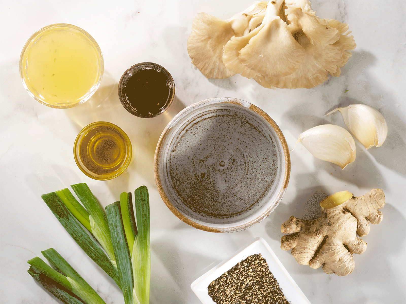 Oyster mushroom and black pepper sauce being made step by step.