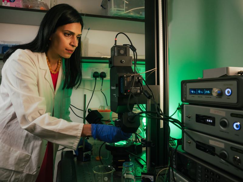 Dr Alicia D'Souza in her research lab with BHF-funded equipment.