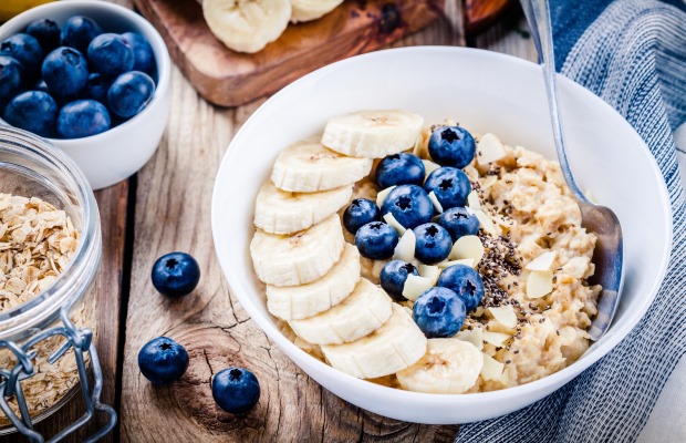 porridge with blueberries