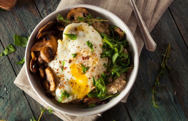 Savoury porridge with egg and mushrooms