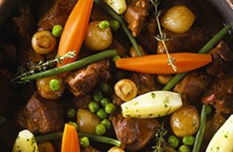 الخضروات الجذرية في الحساء