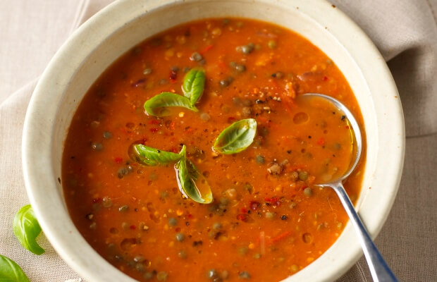 Roasted tomato and lentil soup