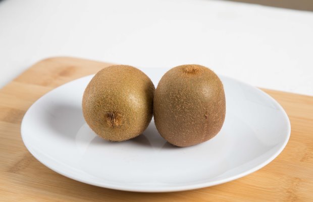 Two kiwis