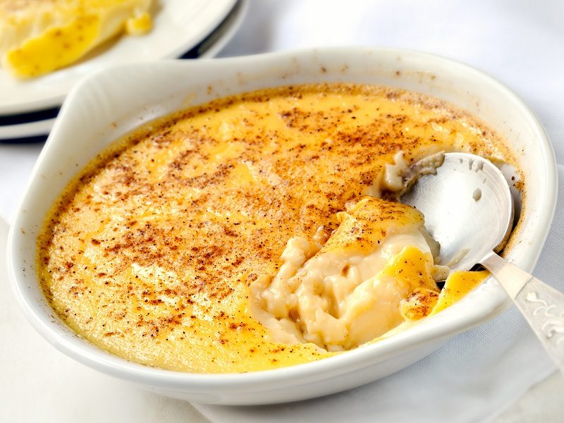 Baked egg custard with nutmeg