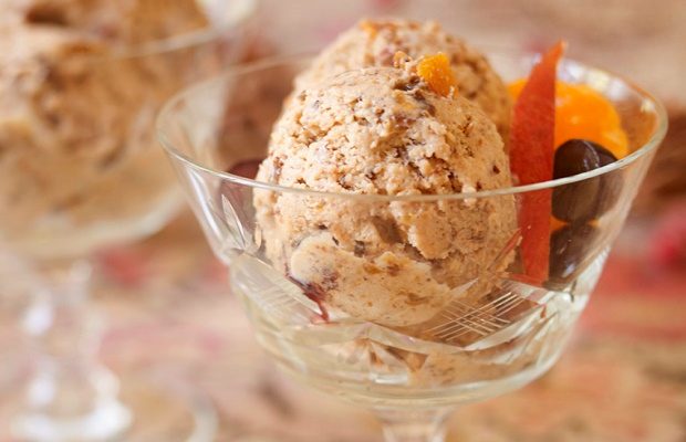 Christmas pudding ice cream
