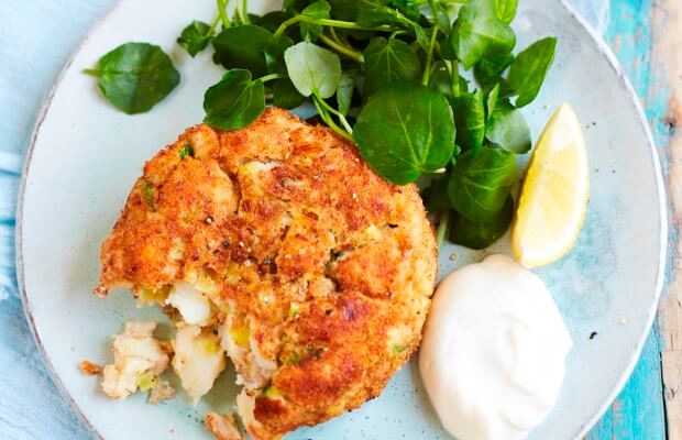Crispy fishcakes with lemon mayonnaise
