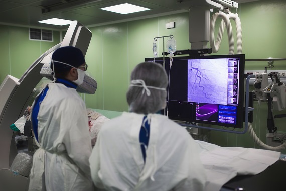Surgeons carrying out an angiogram