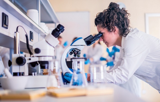 Laboratory scientist