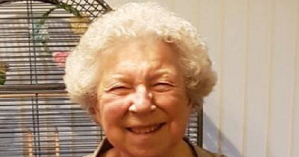 Volunteer Betty Webb