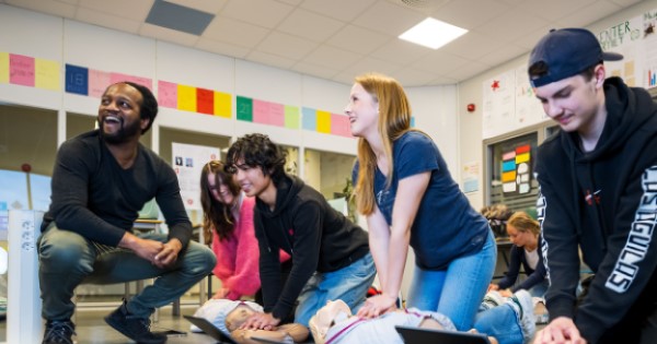 Teacher and students using Classroom RevivR