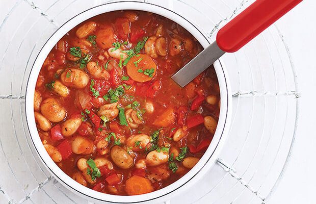 Chunky vegetable and bean goulash-image